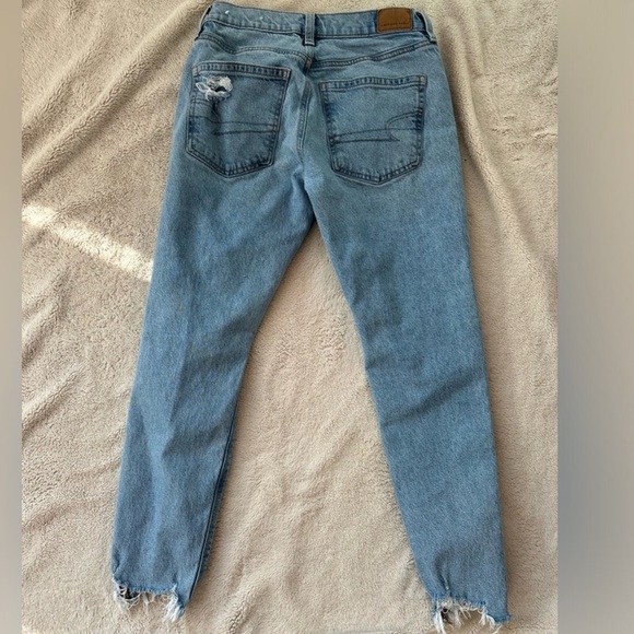 American Eagle 90’s Skinny Distressed Jeans EUC - Picture 2 of 6